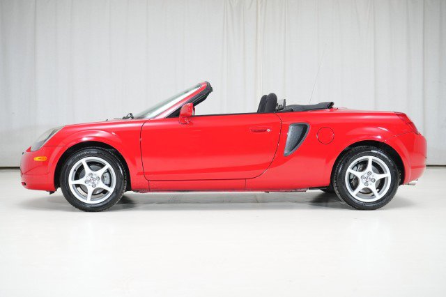 Used 2001 Toyota MR2 image 2