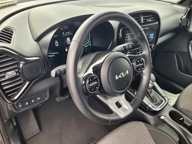 Used 2023 Kia Soul EX image 24