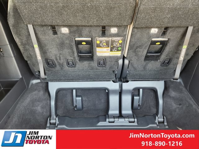 Used 2026 Toyota Sienna XLE FWD image 32