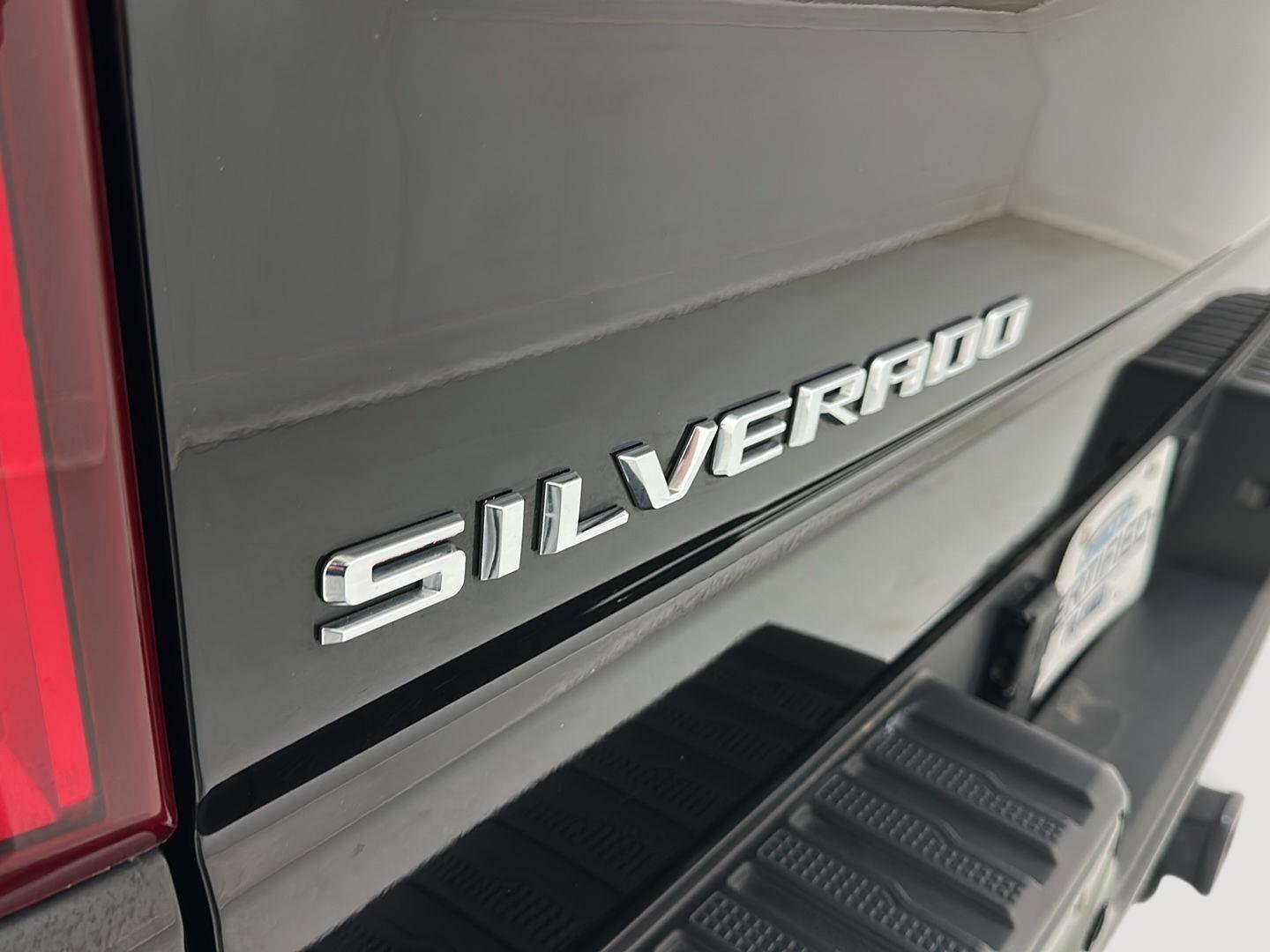 Used 2020 Chevrolet Silverado 1500 High Country w/ Technology Package AWD/4WD image 31