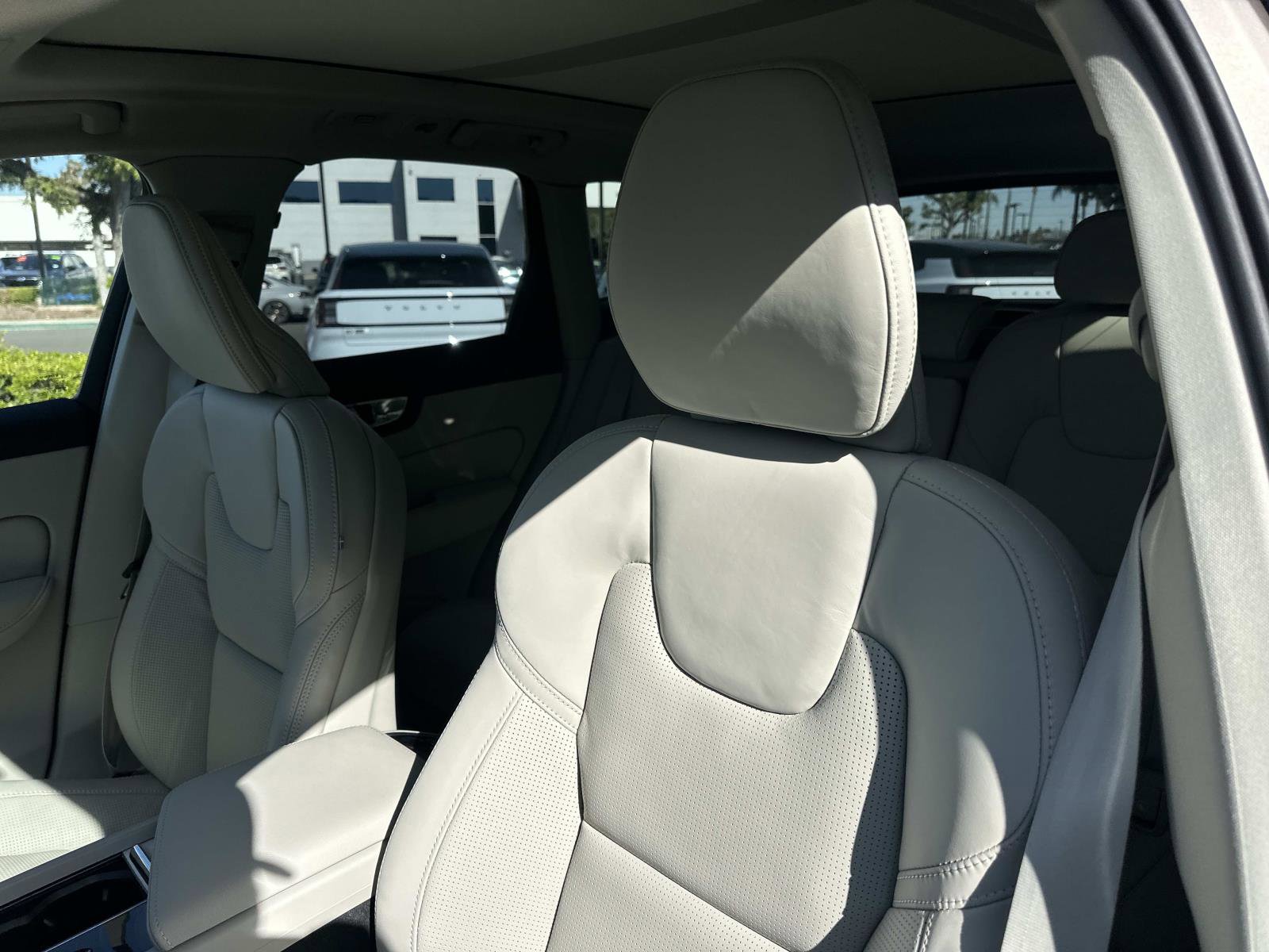 New 2026 Volvo XC60 B5 Ultra w/ Climate Package AWD/4WD image 15