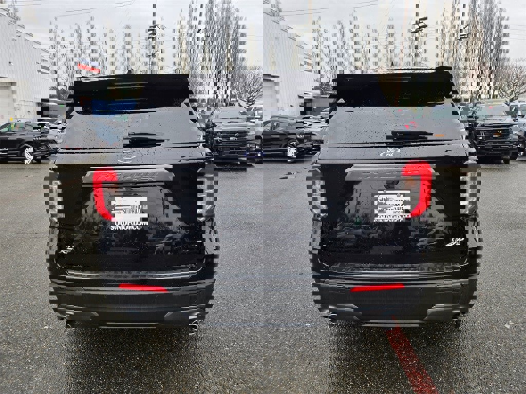 Used 2024 Ford Explorer XLT w/ Equipment Group 202A image 6