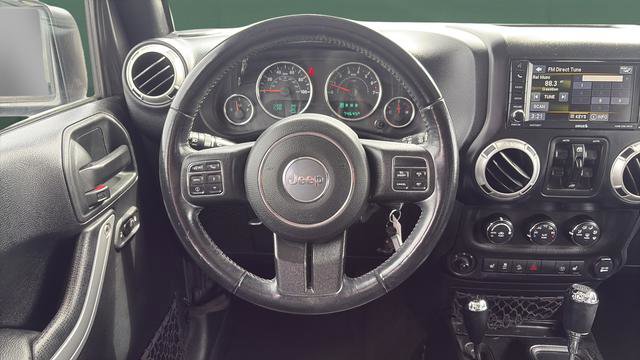 Used 2017 Jeep Wrangler Unlimited Sahara w/ Connectivity Group AWD/4WD image 20