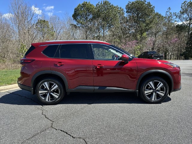 Certified 2025 Nissan Rogue SL AWD/4WD image 10