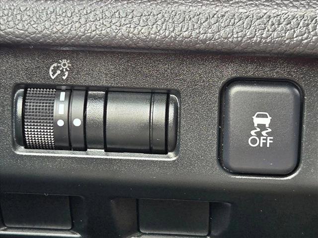 Used 2016 Subaru Forester 2.5i Premium w/ All-Weather Package AWD/4WD image 14