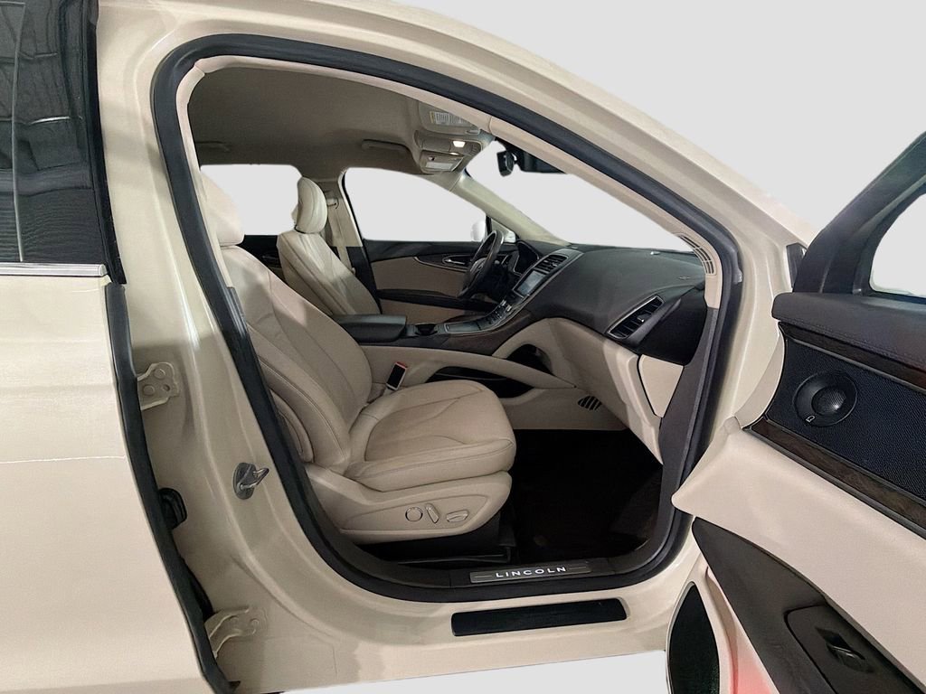 Used 2016 Lincoln MKX Select w/ Select Plus Package FWD image 32