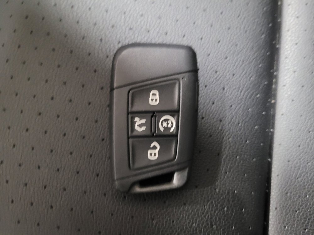 Used 2023 Volkswagen Atlas SE AWD/4WD image 32