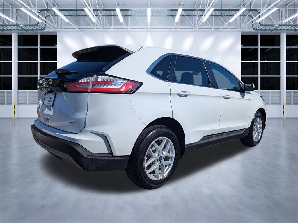 Used 2022 Ford Edge SEL image 3