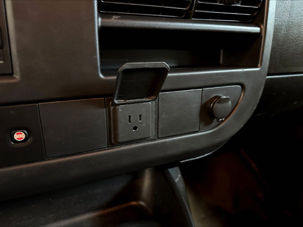 Used 2019 Chevrolet Express 3500 Extended RWD image 18