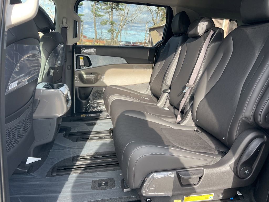 New 2026 Kia Carnival EX image 13