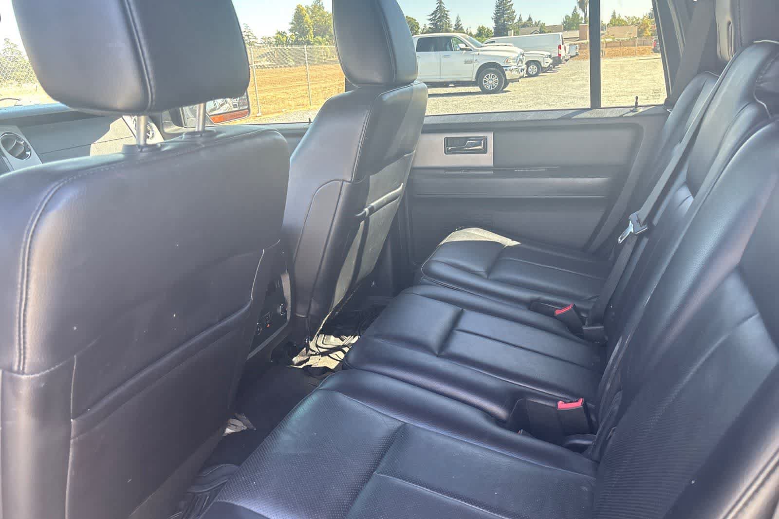Used 2017 Ford Expedition Limited RWD image 5
