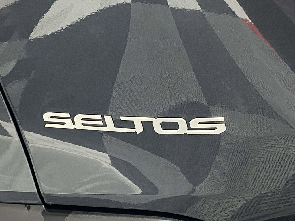 New 2026 Kia Seltos EX image 9