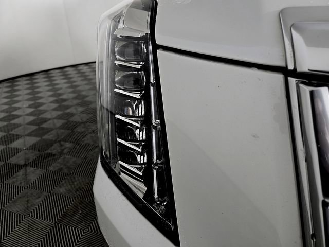 Used 2016 Cadillac Escalade Luxury image 10