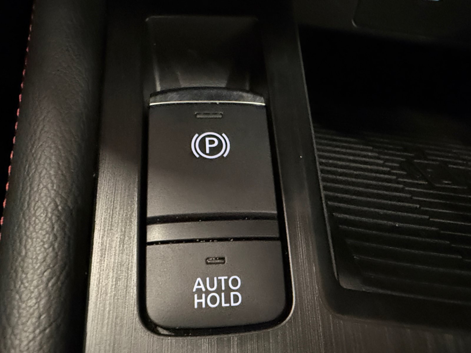 Used 2026 Nissan Kicks SR FWD image 29