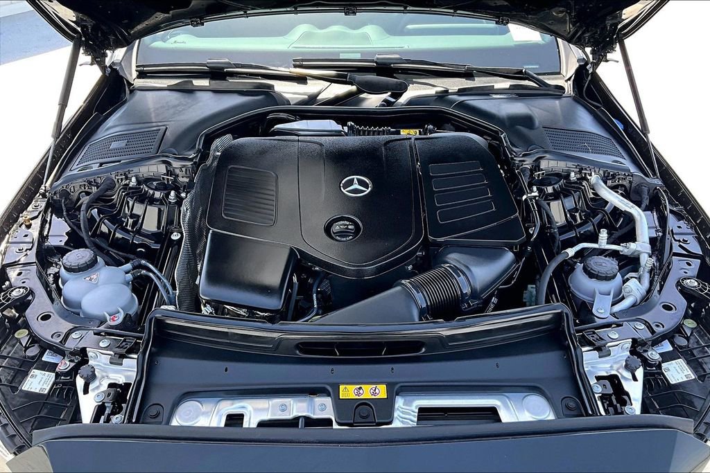 Used 2025 Mercedes-Benz C 300 Sedan image 28