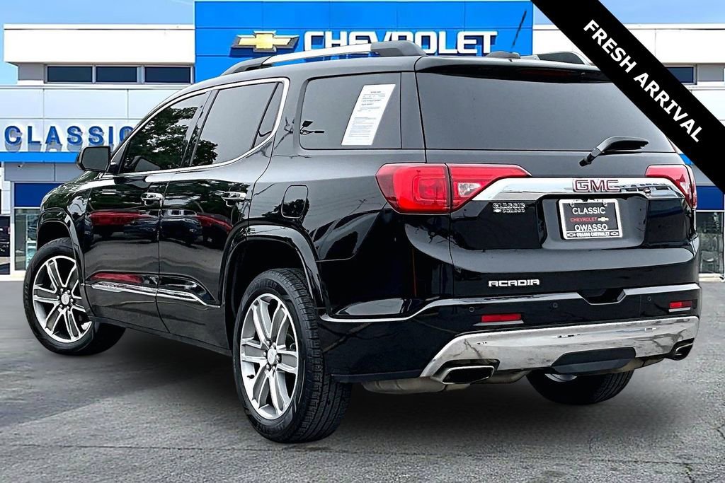 Used 2019 GMC Acadia Denali w/ Technology Package FWD image 4