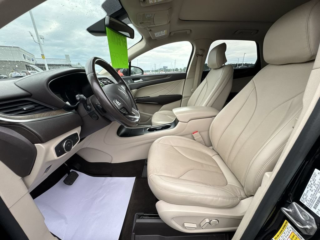 Used 2019 Lincoln MKC Reserve AWD/4WD image 17