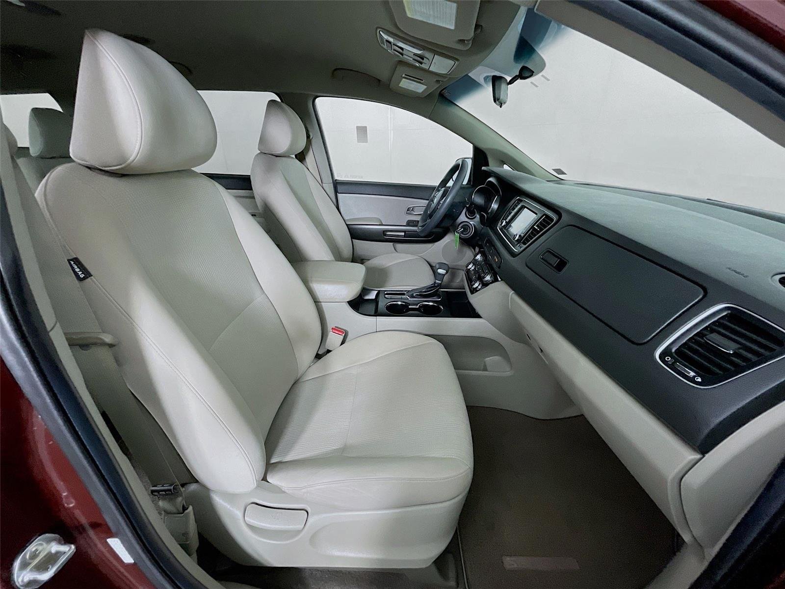Used 2019 Kia Sedona LX FWD image 30