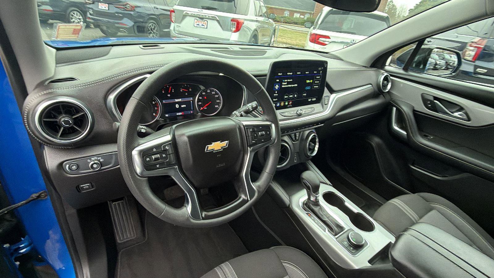 Certified 2025 Chevrolet Blazer LT w/ Midnight/Sport Edition FWD image 21