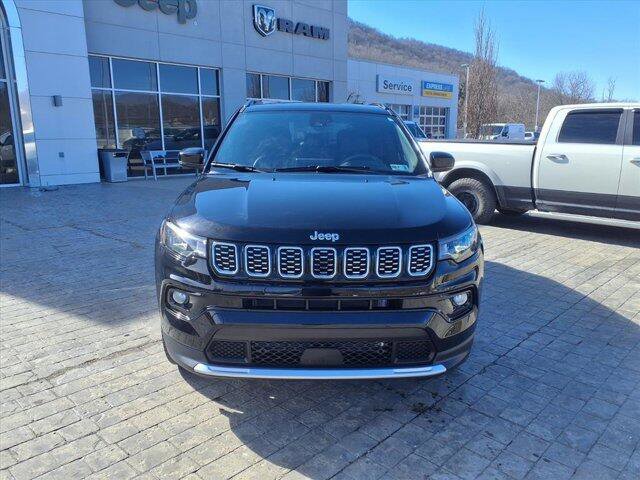 Used 2025 Jeep Compass Limited w/ Sun & Sound Group AWD/4WD image 8