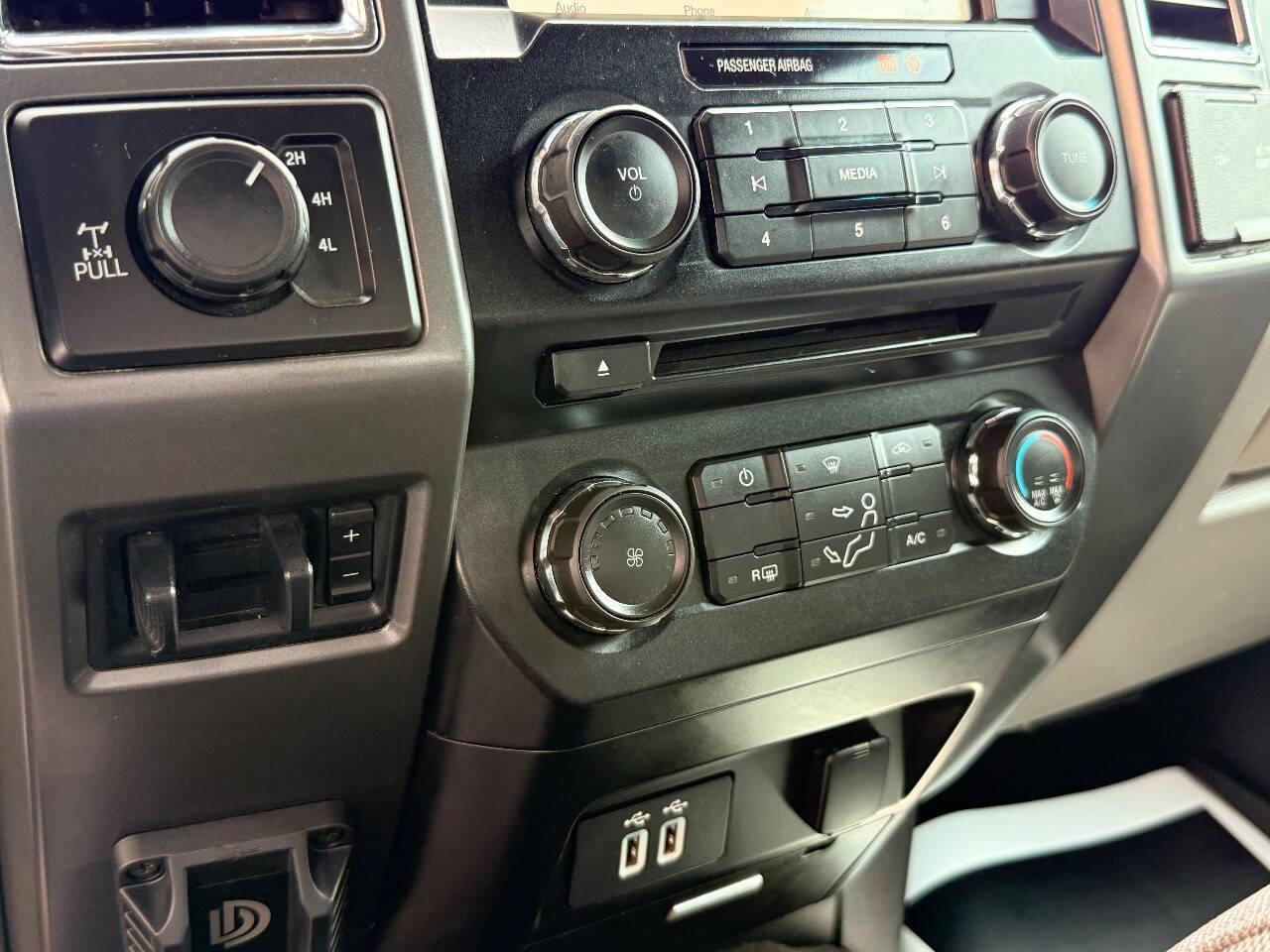 Used 2018 Ford F250 XLT w/ XLT Value Package image 28