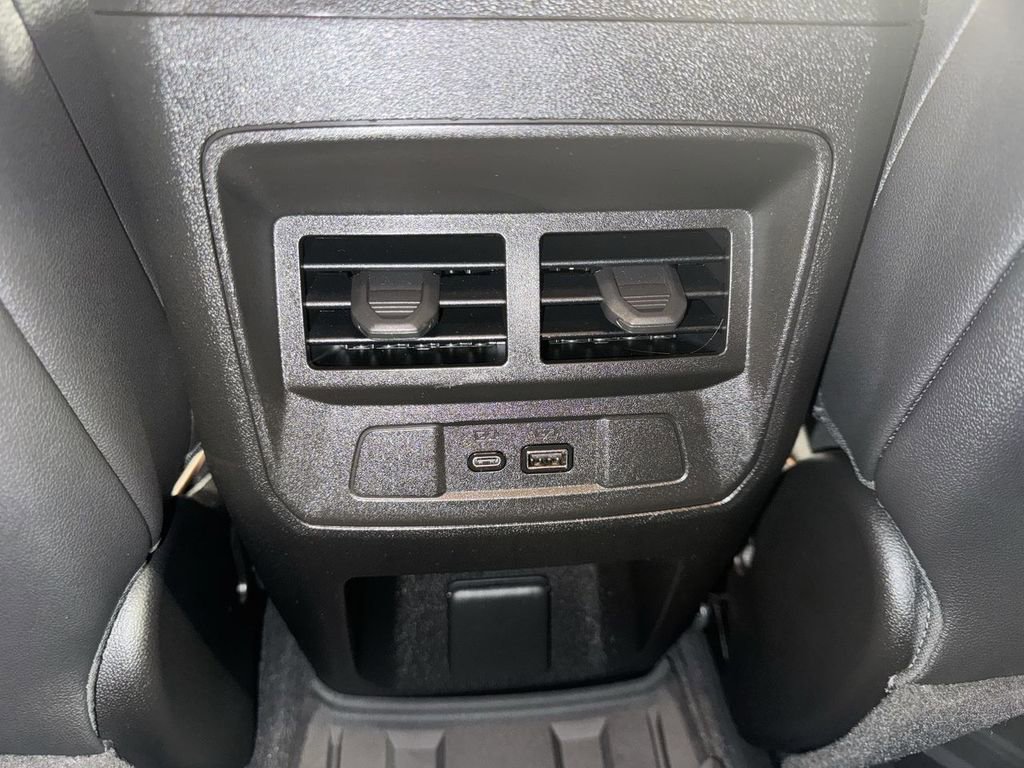 Used 2023 GMC Canyon AT4 image 32