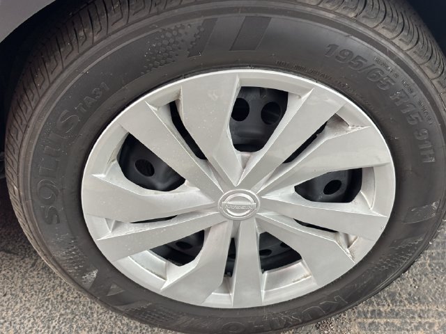 Used 2025 Nissan Versa S w/ Trunk Package FWD image 9