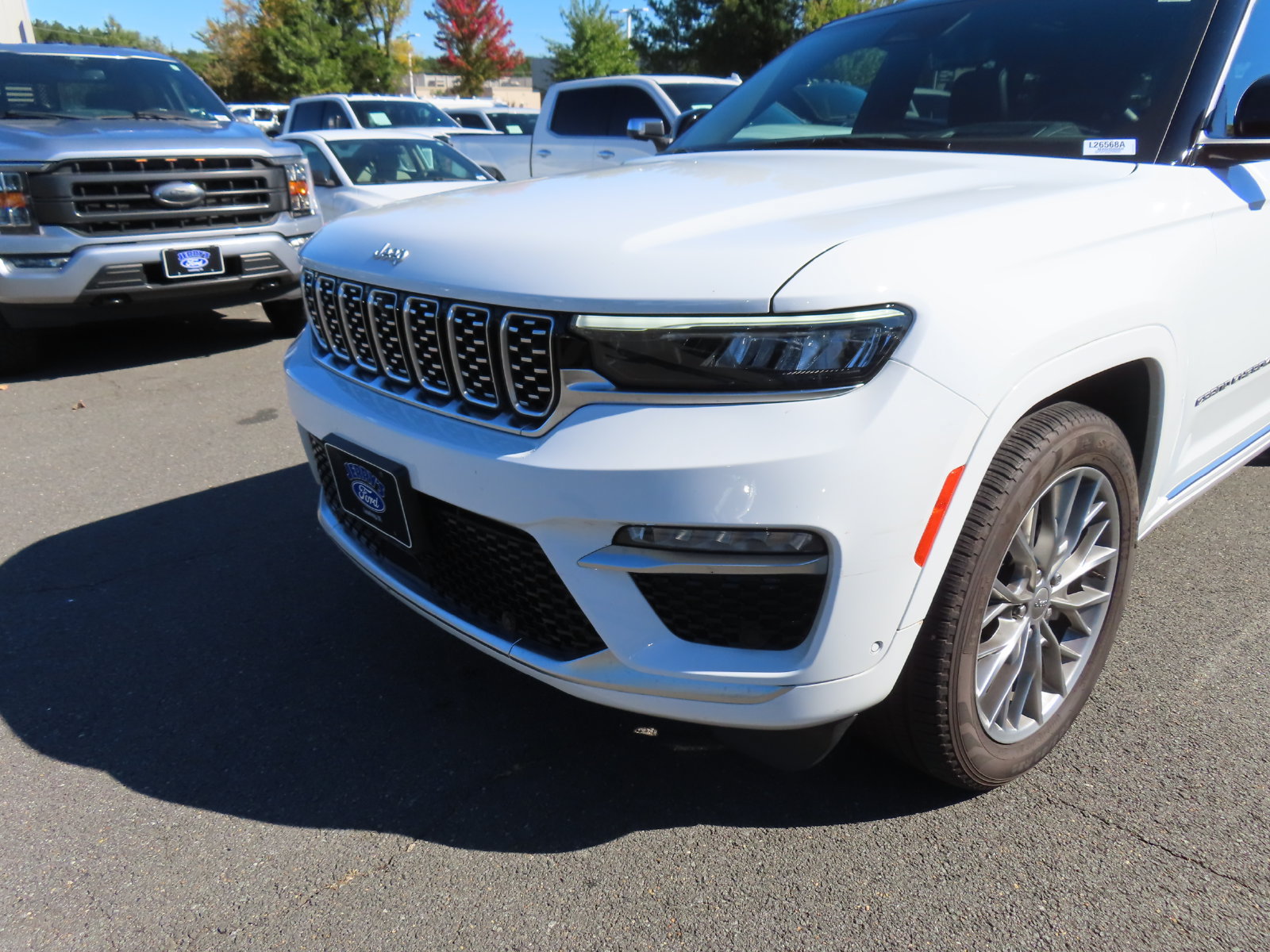Used 2025 Jeep Grand Cherokee Summit w/ Adv Protech Group IV AWD/4WD image 9