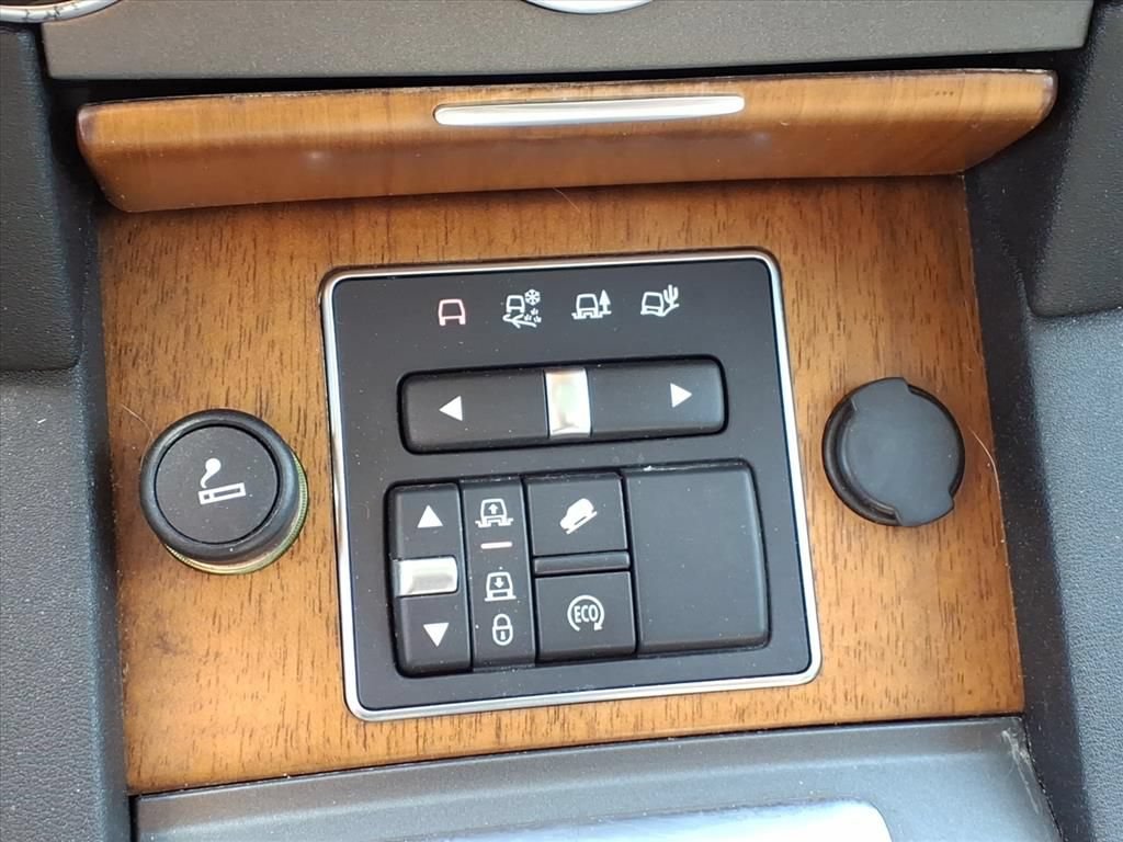 Used 2016 Land Rover LR4 HSE AWD/4WD image 29