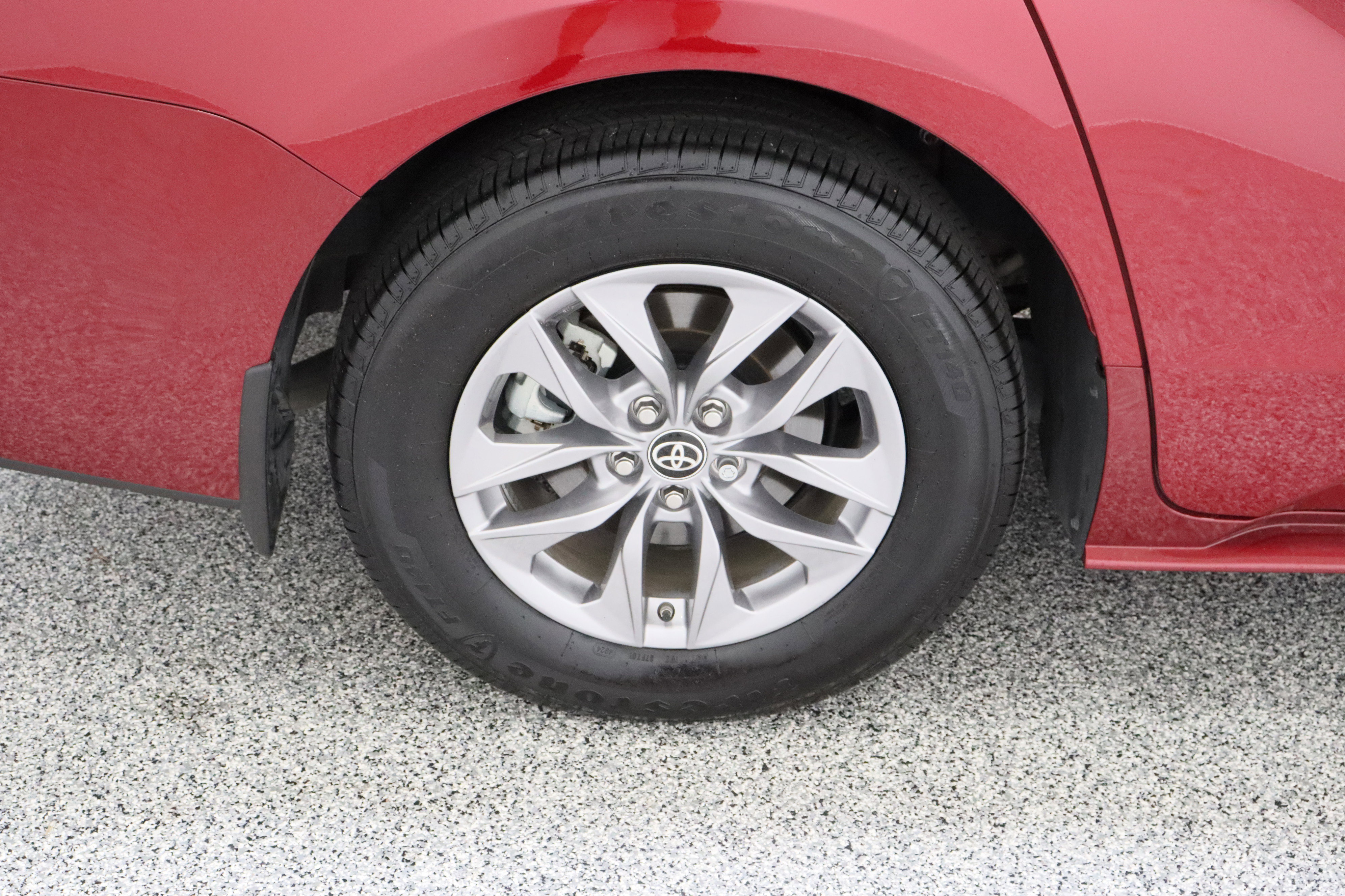 Used 2025 Toyota Sienna LE image 6