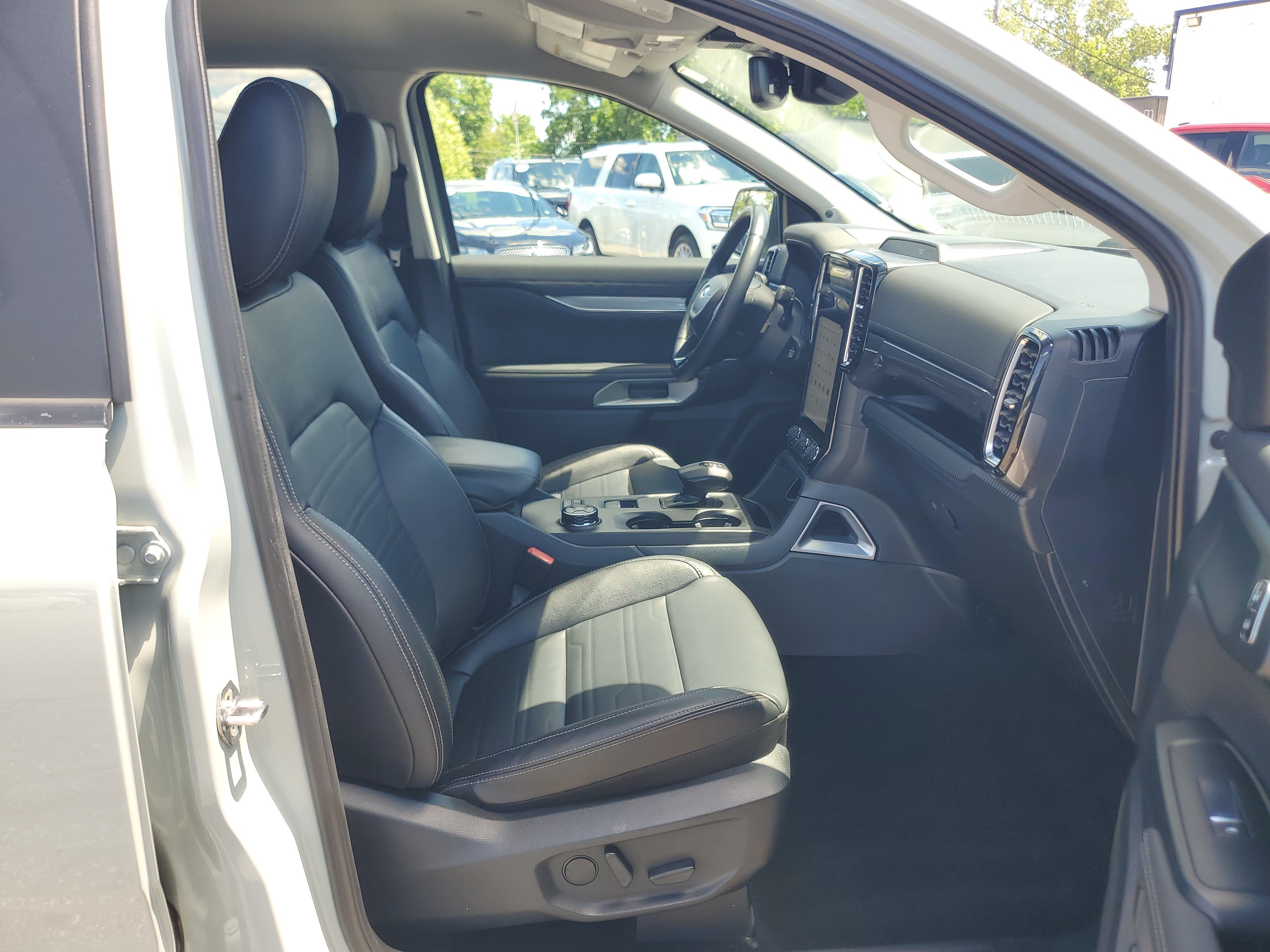 Used 2024 Ford Ranger Lariat w/ FX4 Off-Road Package AWD/4WD image 9