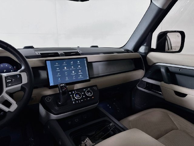 Certified 2023 Land Rover Defender 130 SE AWD/4WD image 26