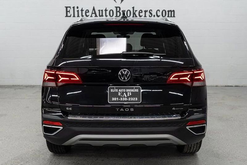 Used 2023 Volkswagen Taos SE image 4