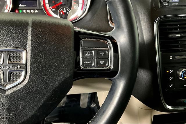 Used 2019 Dodge Grand Caravan SXT image 19