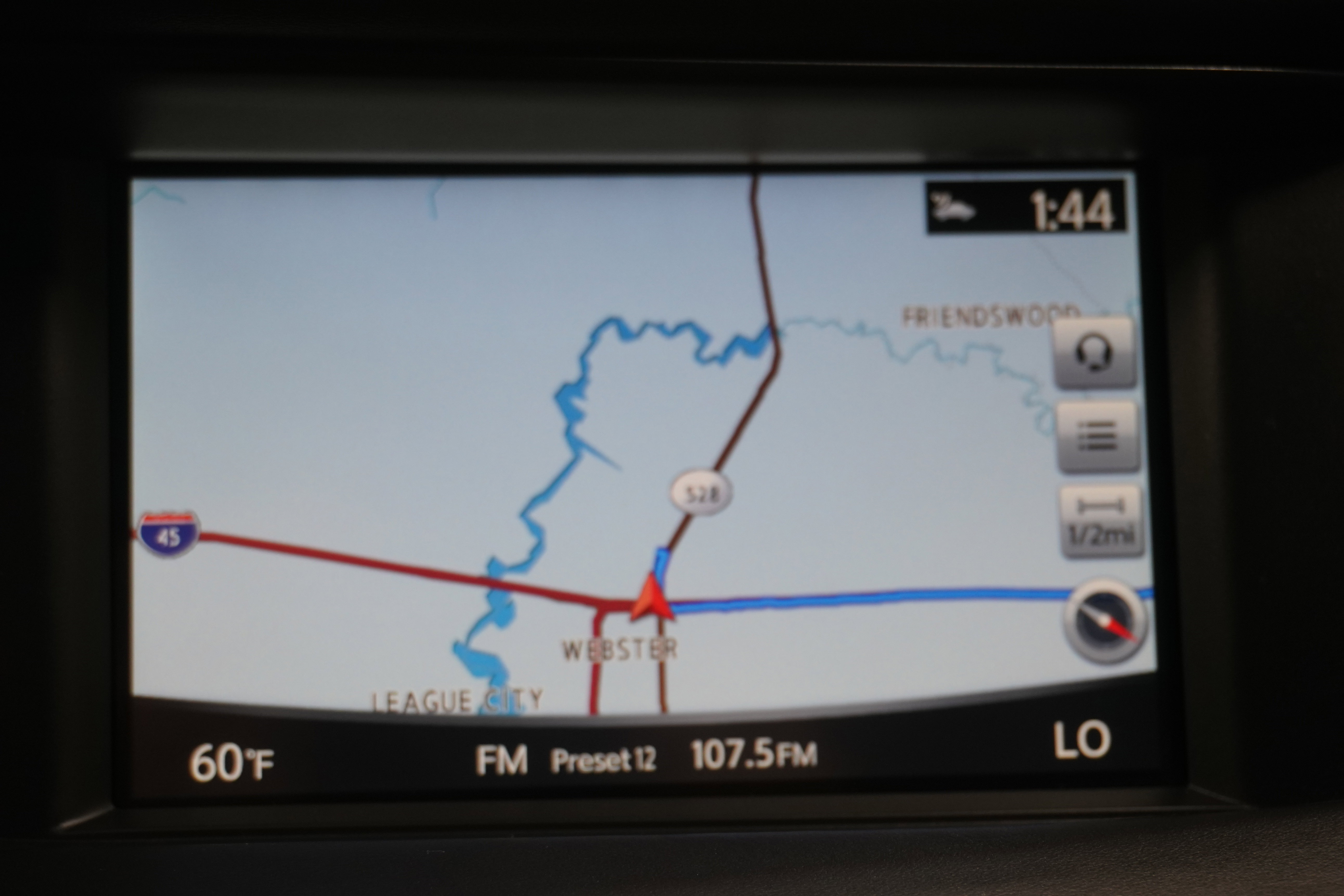 Used 2017 INFINITI QX30 Premium w/ Navigation Package FWD image 16