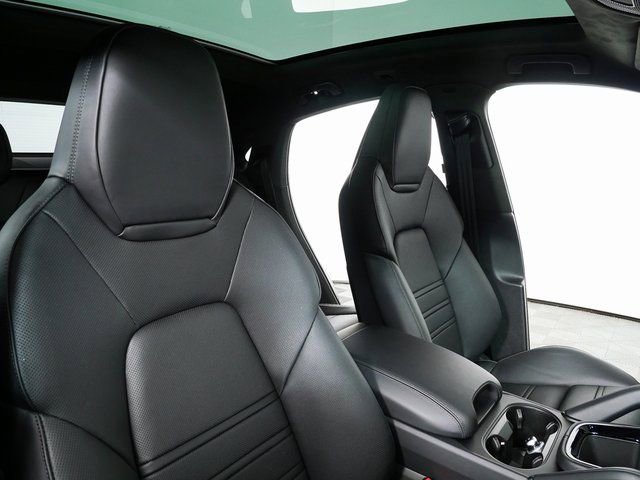 New 2026 Porsche Cayenne GTS image 25