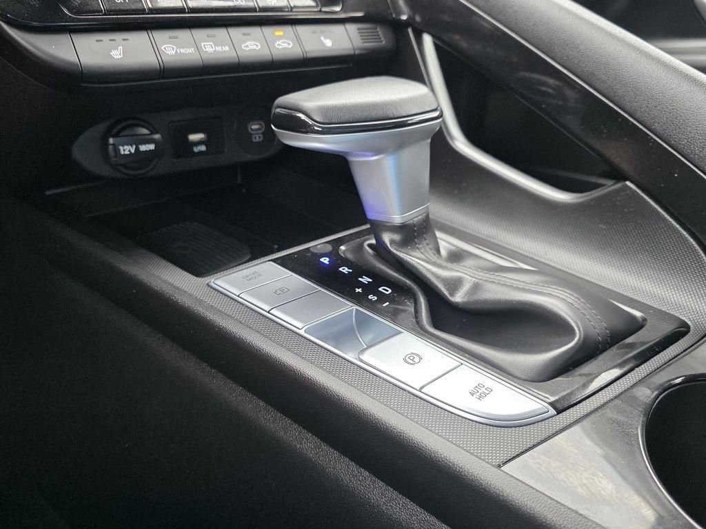 Used 2025 Hyundai Elantra SEL image 14