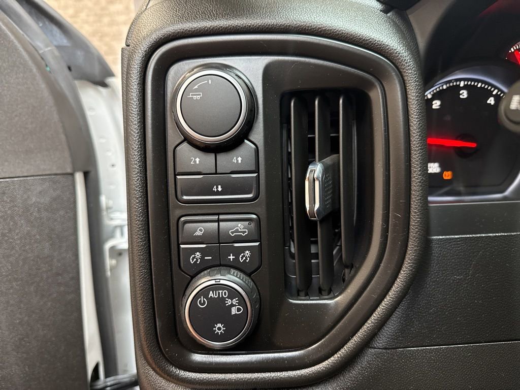 Used 2024 Chevrolet Silverado 2500 Custom w/ Custom Value Package image 27