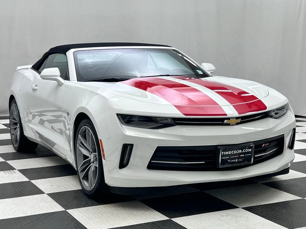 Used 2017 Chevrolet Camaro LT RWD image 2