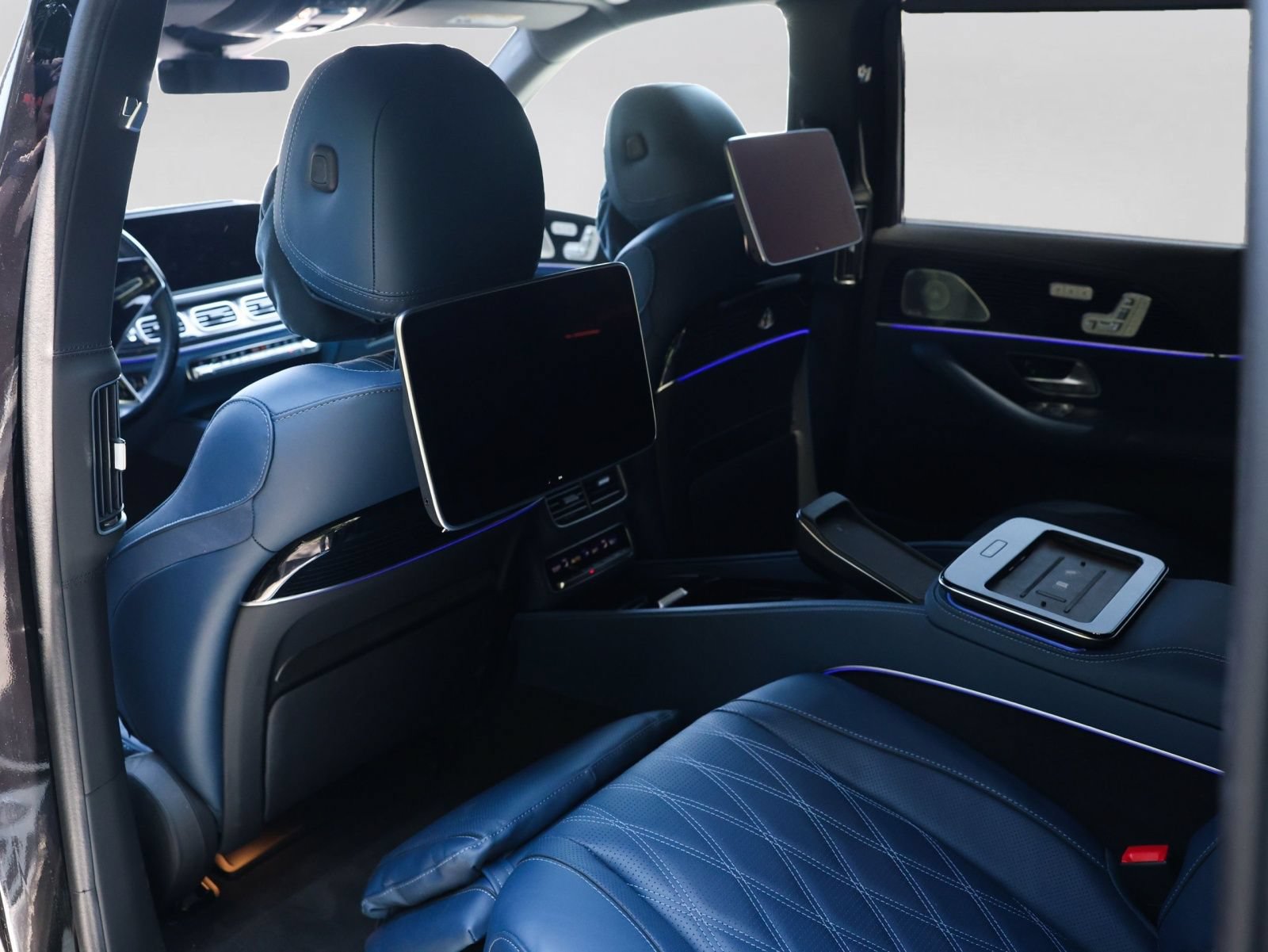 Used 2025 Mercedes-Benz Maybach GLS 600 4MATIC image 14