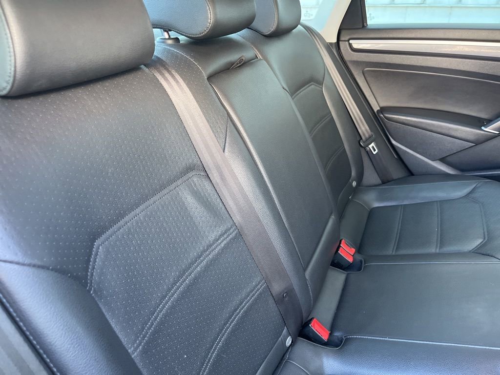 Used 2017 Volkswagen Passat 1.8T R-Line image 47