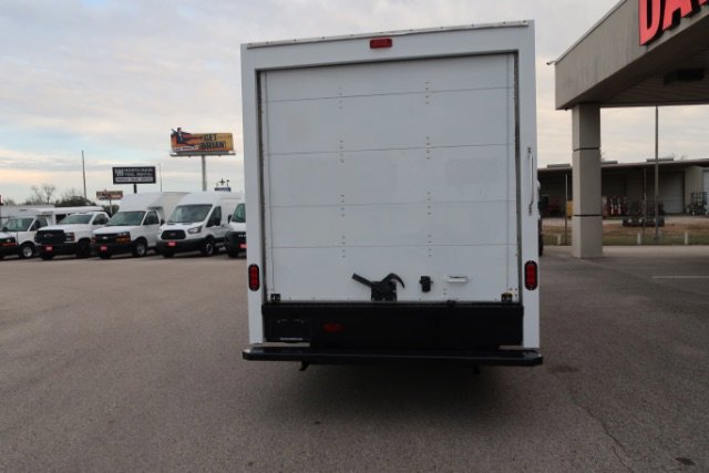 Used 2017 GMC Savana 3500 Savana 12ft Box Van image 6