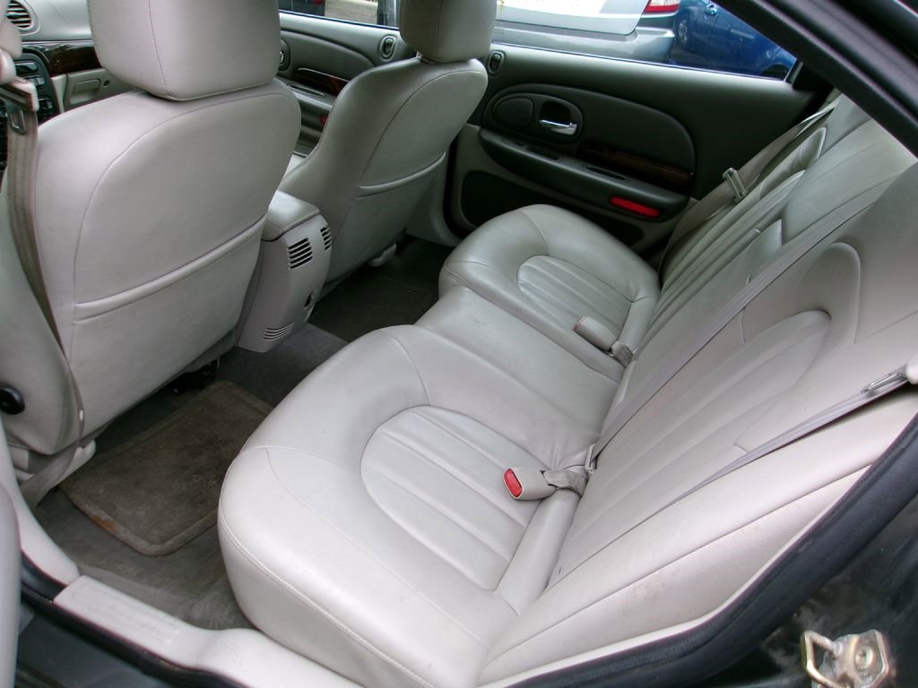 Used 2004 Chrysler 300M image 7