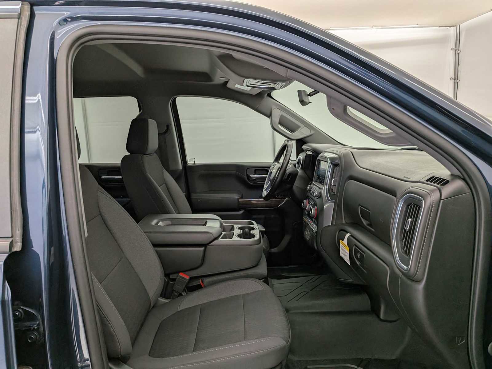 Used 2022 Chevrolet Silverado 1500 LT w/ Safety Package image 23