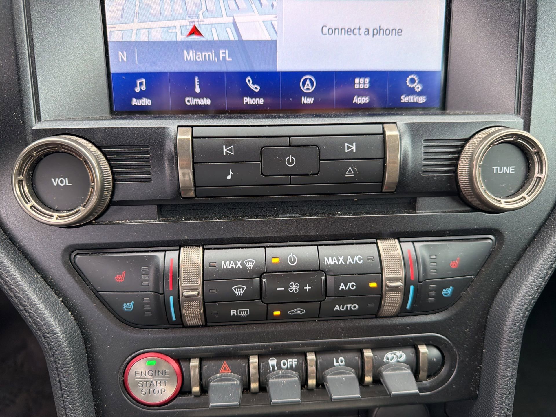 Used 2019 Ford Mustang Shelby GT350 w/ Technology Package RWD image 39