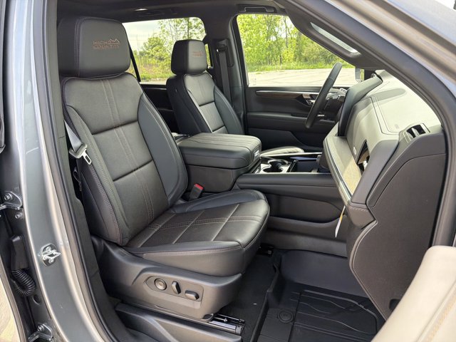 New 2026 Chevrolet Suburban High Country w/ Sun And Tow Package AWD/4WD image 36