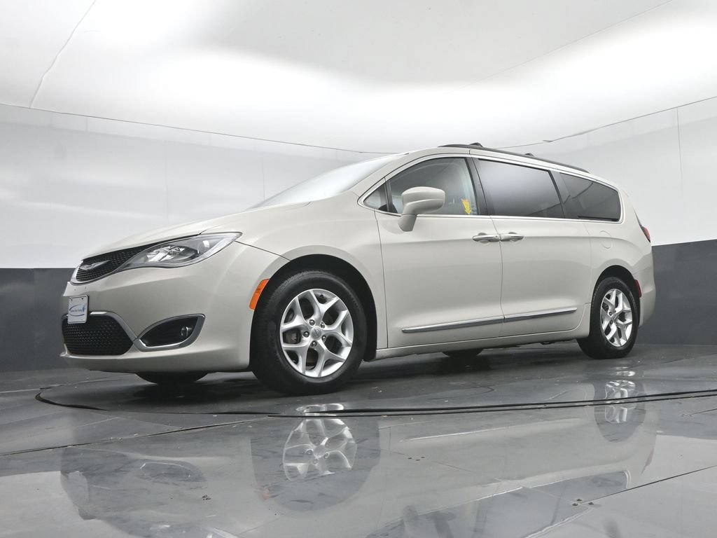 Used 2017 Chrysler Pacifica Touring-L w/ Tire & Wheel Group FWD image 48