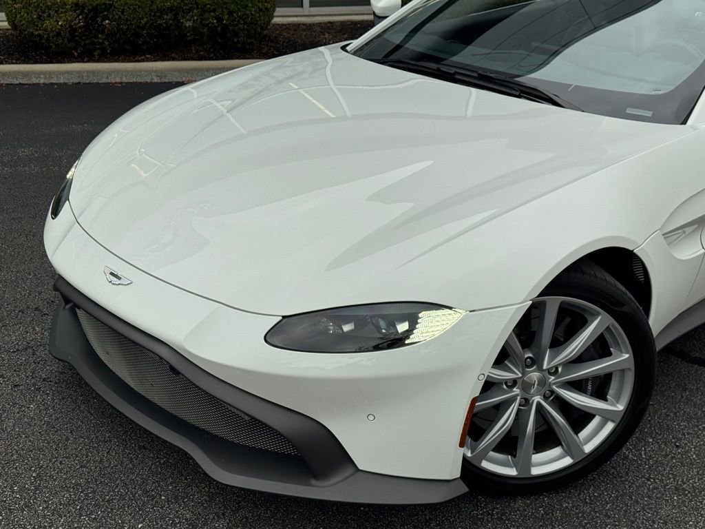 Used 2023 Aston Martin V8 Vantage Roadster image 16