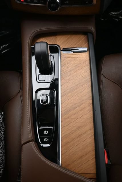 Used 2023 Volvo XC90 B6 Plus w/ Protection Package Premier AWD/4WD image 11