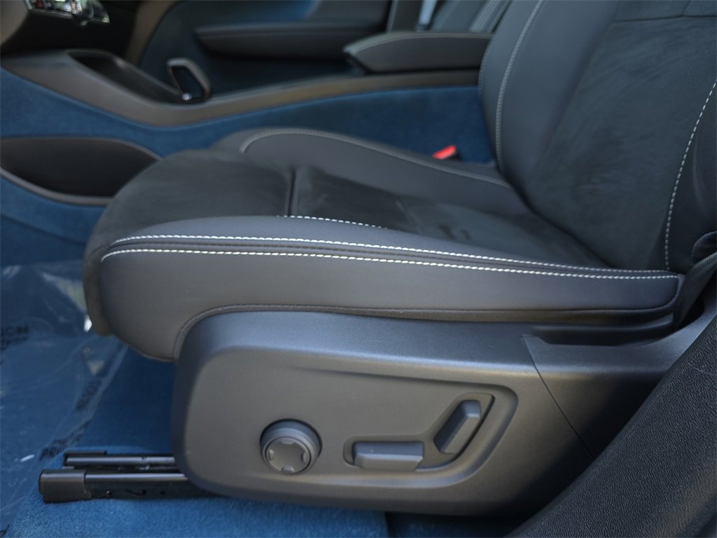 Used 2022 Volvo C40 P8 Recharge Ultimate image 27